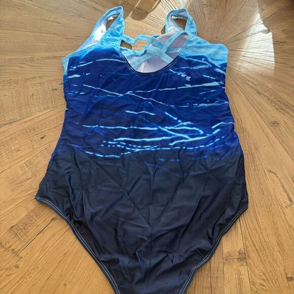 Women's Athletic Training Gradient Criss Cross Back One Piece Swimsuit Swimwear - Picture 6 of 7